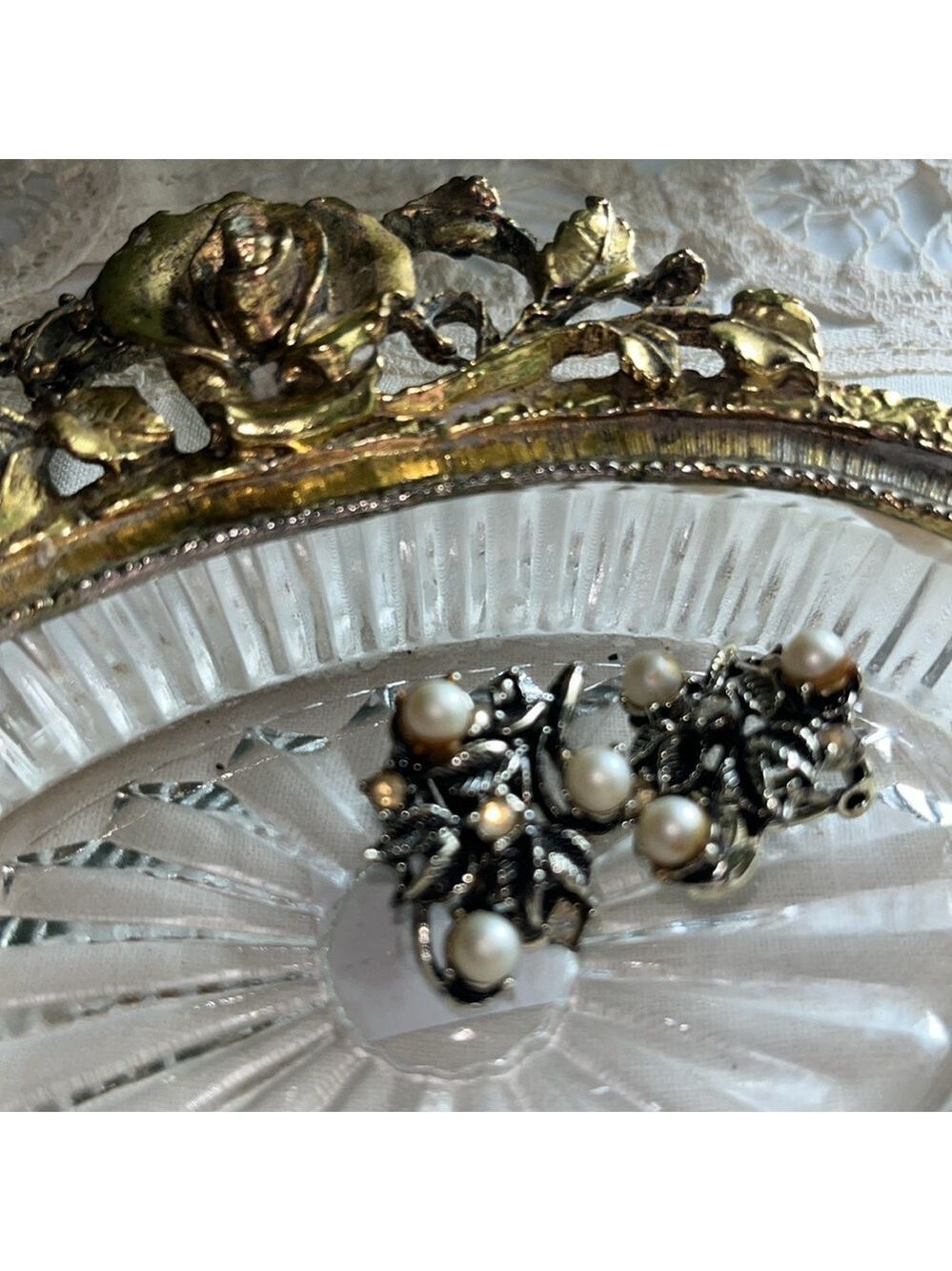 Vintage victorian faux pearl clip earrings